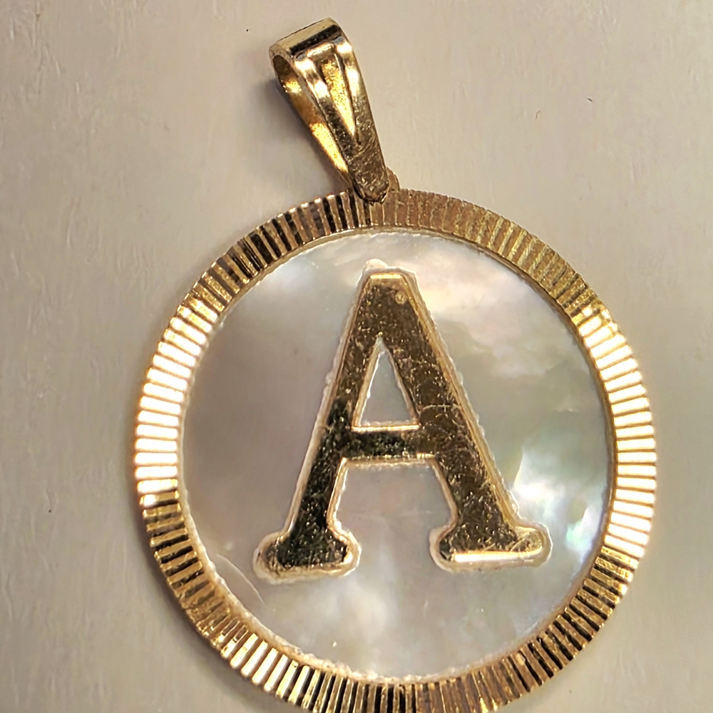 💛18k Gold A Initial Mother Of Pearl Pendant